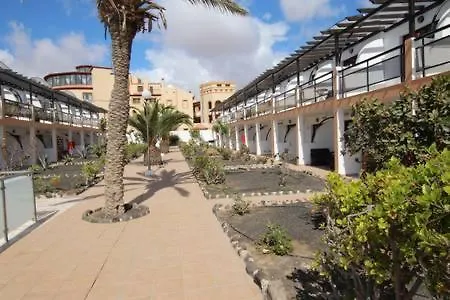Poolside Oasis Ground Floor, Wifi & Terrace Lägenhet Costa De Antigua